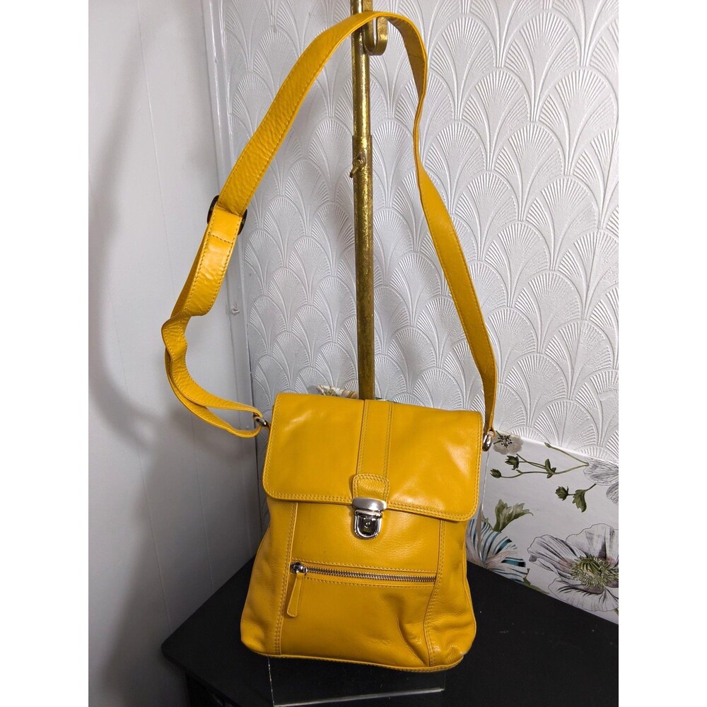 Unbranded Leather  New York messenger bag in mustard yellow crossbody